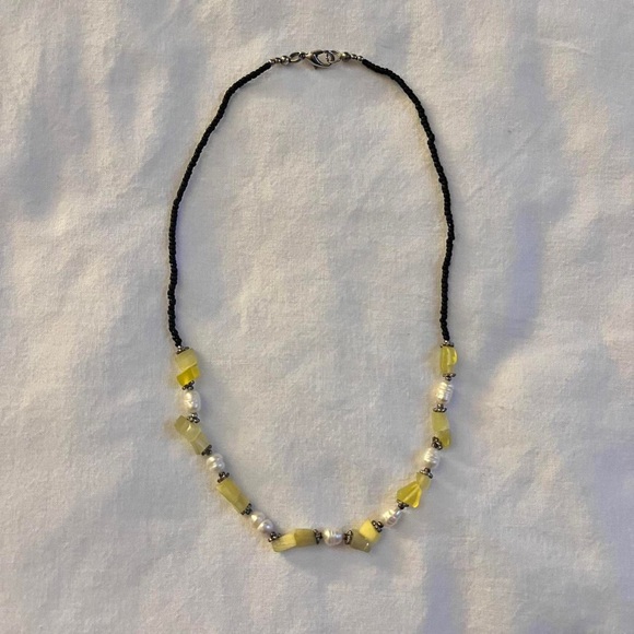 beaded necklace - Picture 2 of 3